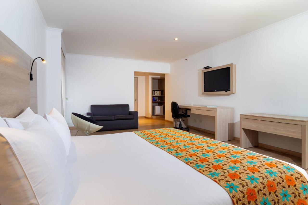 Rosales Plaza 4*